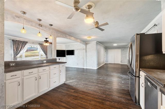 1401 N 6th Street, Van Buren, AR 72956