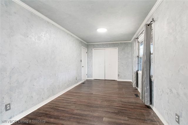 1401 N 6th Street, Van Buren, AR 72956