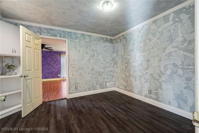 1401 N 6th Street, Van Buren, AR 72956