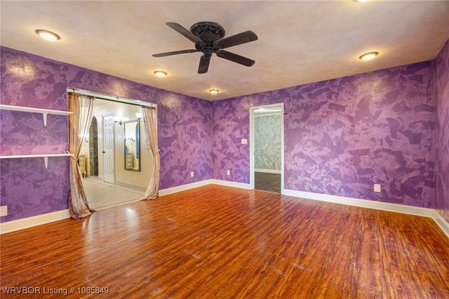 1401 N 6th Street, Van Buren, AR 72956