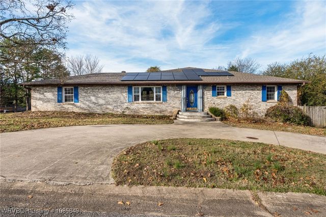 1401 N 6th Street, Van Buren, AR 72956