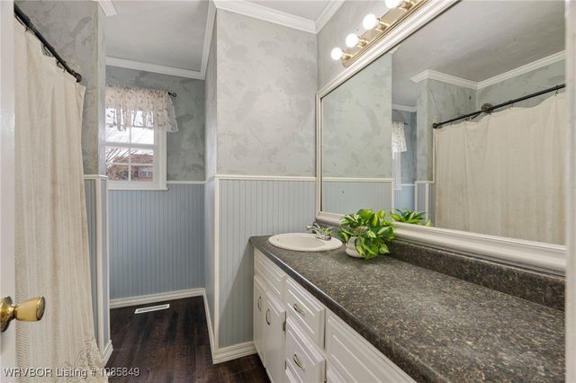 1401 N 6th Street, Van Buren, AR 72956