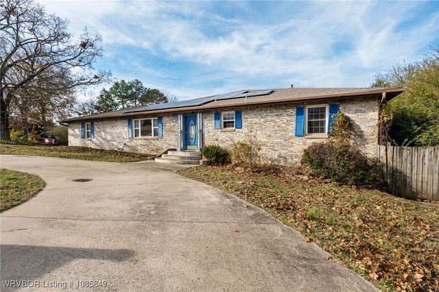 1401 N 6th Street, Van Buren, AR 72956