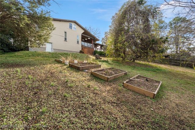 1401 N 6th Street, Van Buren, AR 72956