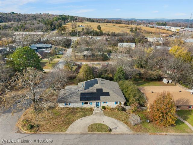 1401 N 6th Street, Van Buren, AR 72956