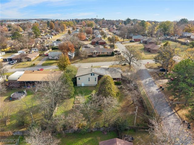 1401 N 6th Street, Van Buren, AR 72956