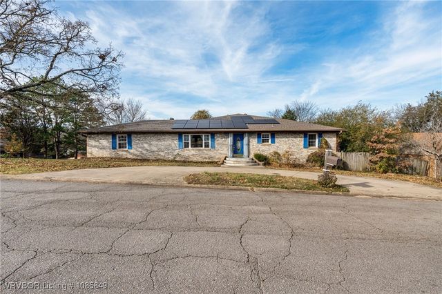 1401 N 6th Street, Van Buren, AR 72956