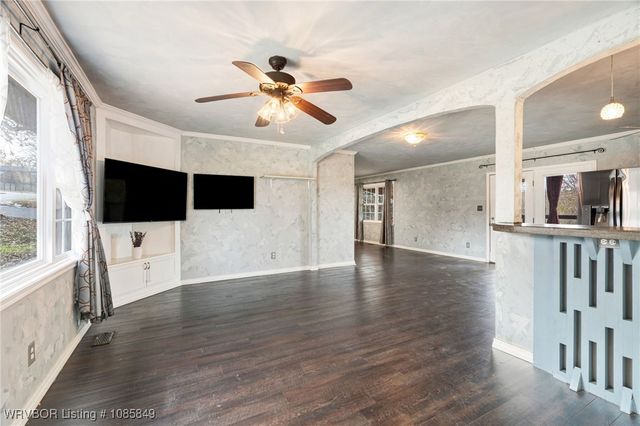 1401 N 6th Street, Van Buren, AR 72956