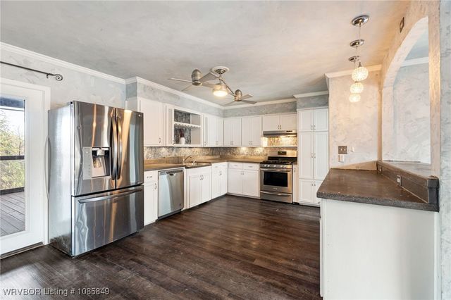 1401 N 6th Street, Van Buren, AR 72956