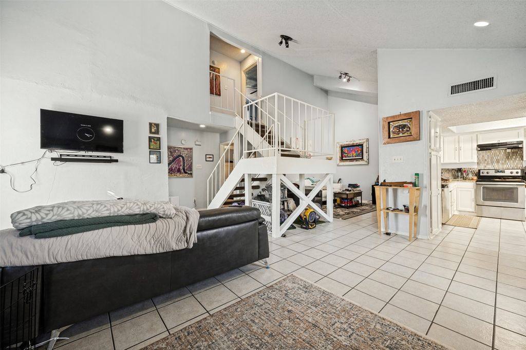 2205 Heritage Circle, Carrollton, TX 75006 — photo 5