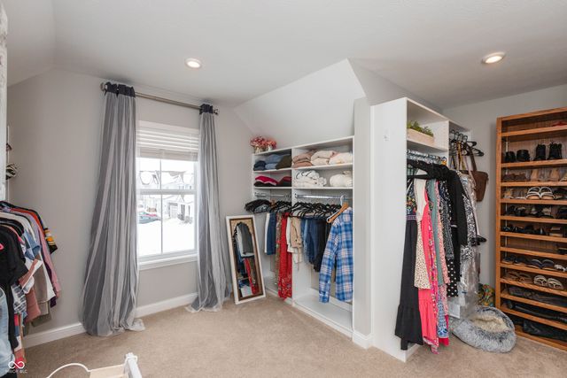 2621 Creek Bank Drive, Columbus, IN 47201