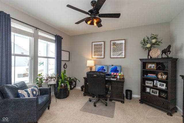 2621 Creek Bank Drive, Columbus, IN 47201