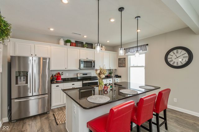 2621 Creek Bank Drive, Columbus, IN 47201