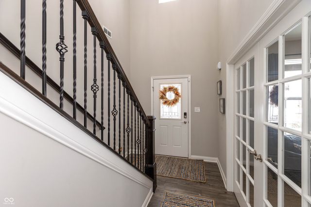 2621 Creek Bank Drive, Columbus, IN 47201