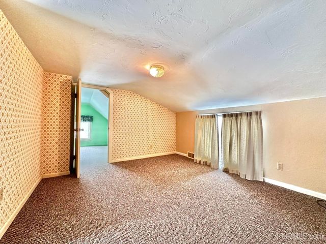 413 W D Street, Iron Mountain, MI 49801