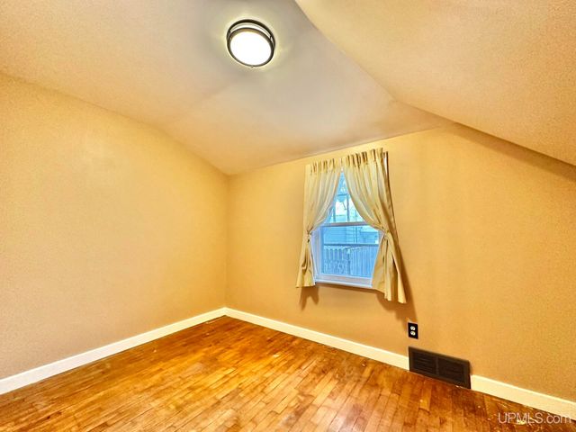 413 W D Street, Iron Mountain, MI 49801