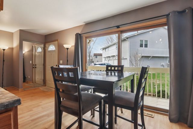 225 Foxhead Court B, Bolingbrook, IL 60440
