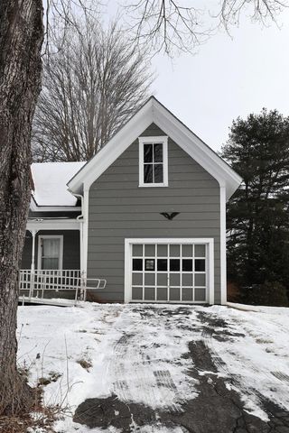 299 Latham Works Lane, Hartford, VT 05001