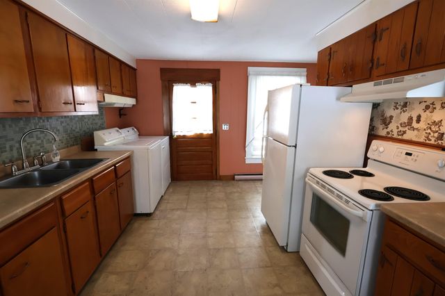 299 Latham Works Lane, Hartford, VT 05001