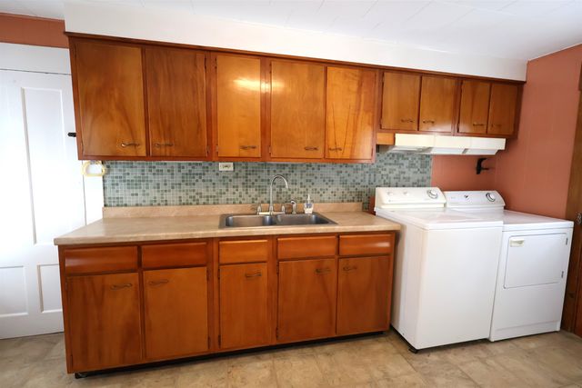 299 Latham Works Lane, Hartford, VT 05001