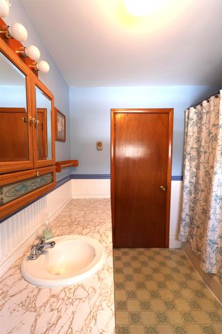 299 Latham Works Lane, Hartford, VT 05001