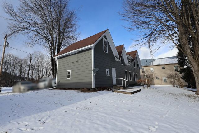 299 Latham Works Lane, Hartford, VT 05001