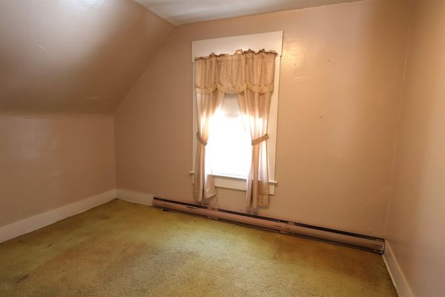 299 Latham Works Lane, Hartford, VT 05001