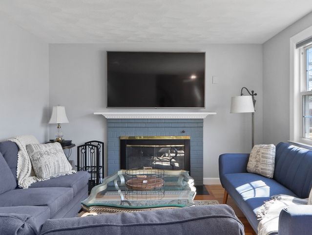 45 Redwood Drive, Norwood, MA 02062