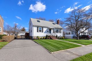 45 Redwood Drive, Norwood, MA 02062