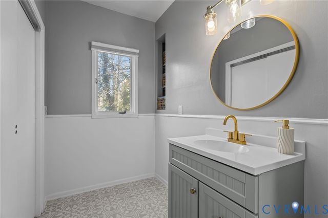 3203 Barnes Spring Ct, Midlothian, VA 23112