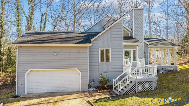 3203 Barnes Spring Ct, Midlothian, VA 23112