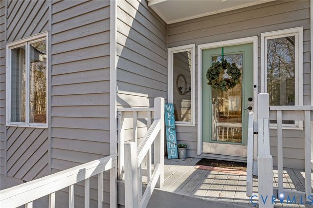 3203 Barnes Spring Ct, Midlothian, VA 23112