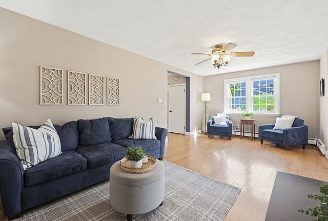18 Anchorage Rd, Franklin, MA 02038