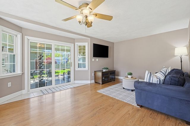 18 Anchorage Rd, Franklin, MA 02038