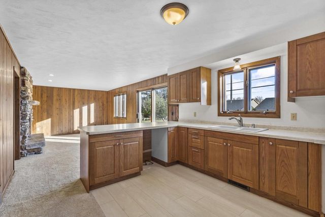 120 GREGOR COURT, Appleton, WI 54915