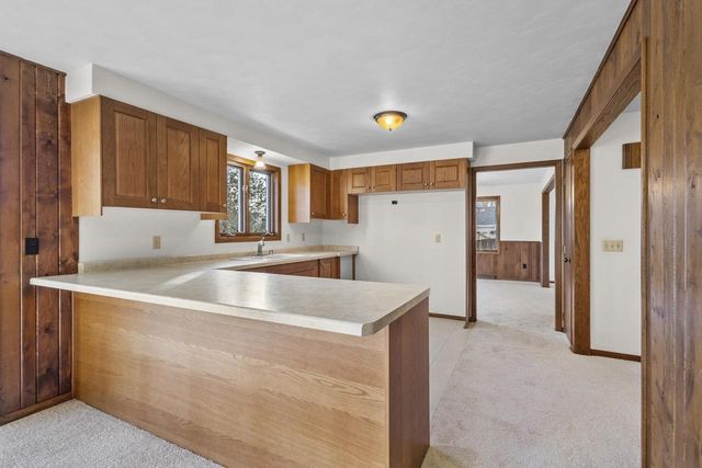 120 GREGOR COURT, Appleton, WI 54915