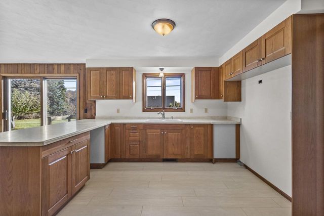 120 GREGOR COURT, Appleton, WI 54915