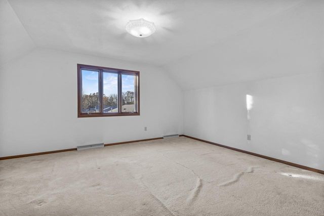 120 GREGOR COURT, Appleton, WI 54915