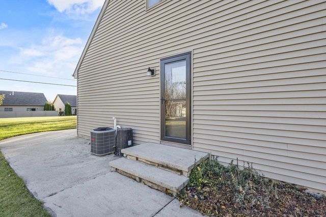 120 GREGOR COURT, Appleton, WI 54915