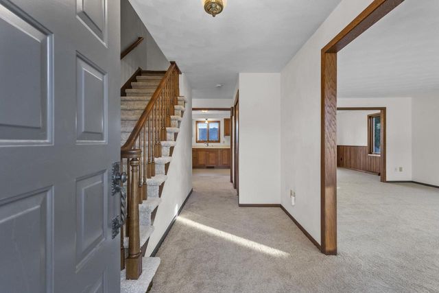 120 GREGOR COURT, Appleton, WI 54915