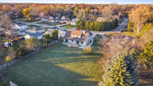 120 GREGOR COURT, Appleton, WI 54915