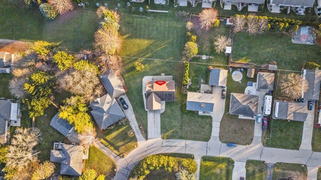 120 GREGOR COURT, Appleton, WI 54915