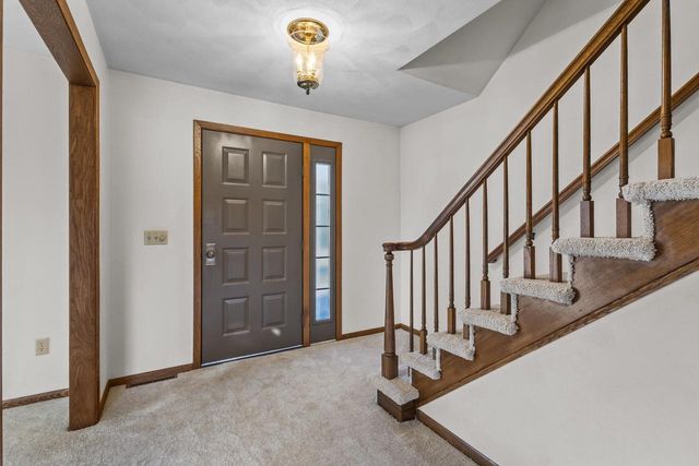 120 GREGOR COURT, Appleton, WI 54915