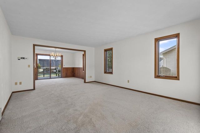 120 GREGOR COURT, Appleton, WI 54915