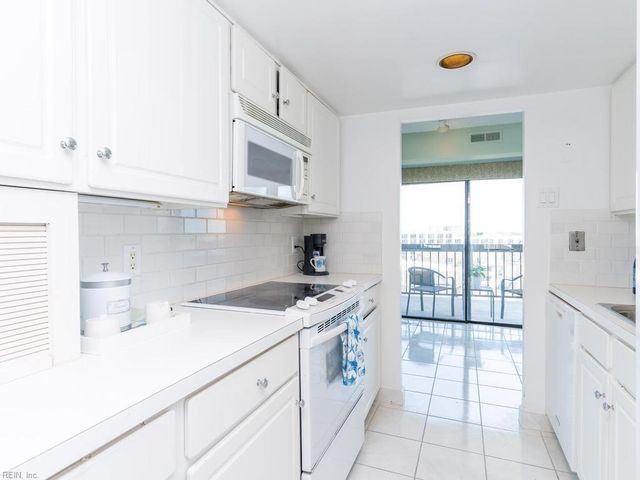 2830 Shore Dr Apt 1000, Virginia Beach, VA 23451