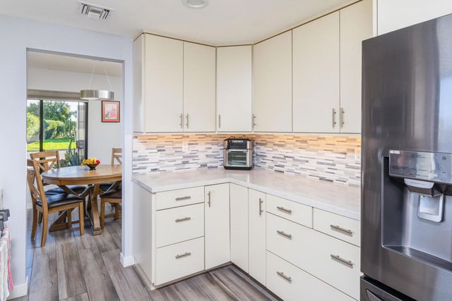 215 Via Reneca, Palm Desert, CA 92260