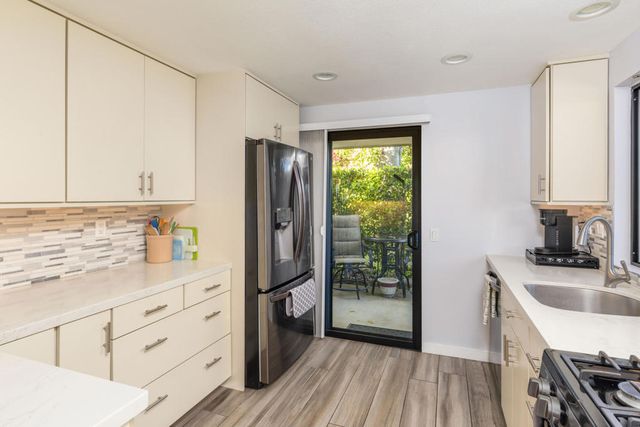 215 Via Reneca, Palm Desert, CA 92260