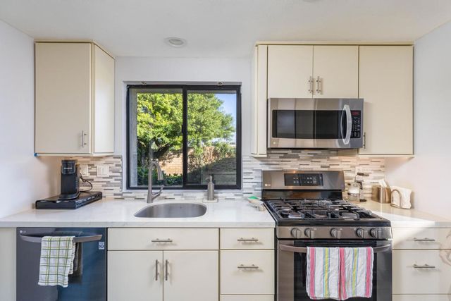 215 Via Reneca, Palm Desert, CA 92260