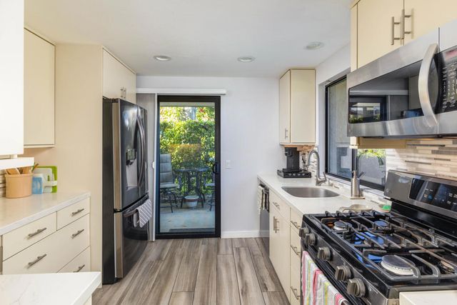 215 Via Reneca, Palm Desert, CA 92260