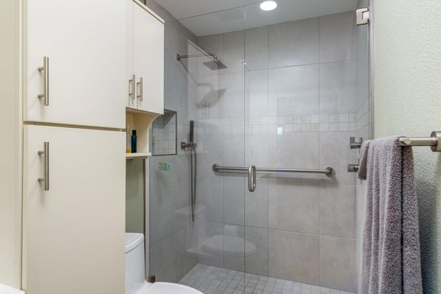 215 Via Reneca, Palm Desert, CA 92260